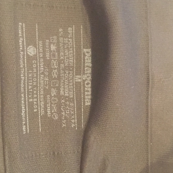 Patagonia active mesh bra size, black, medium. - Picture 2 of 3